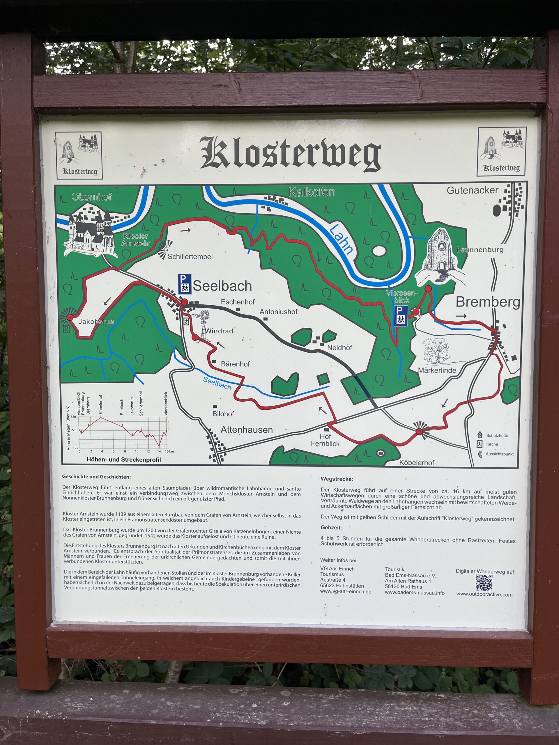 Klosterweg-Bremberg-Schau-Infotafel-scaled Klosterweg Bremberg: Entschleunigen zwischen Wald, Weite und Klöstern