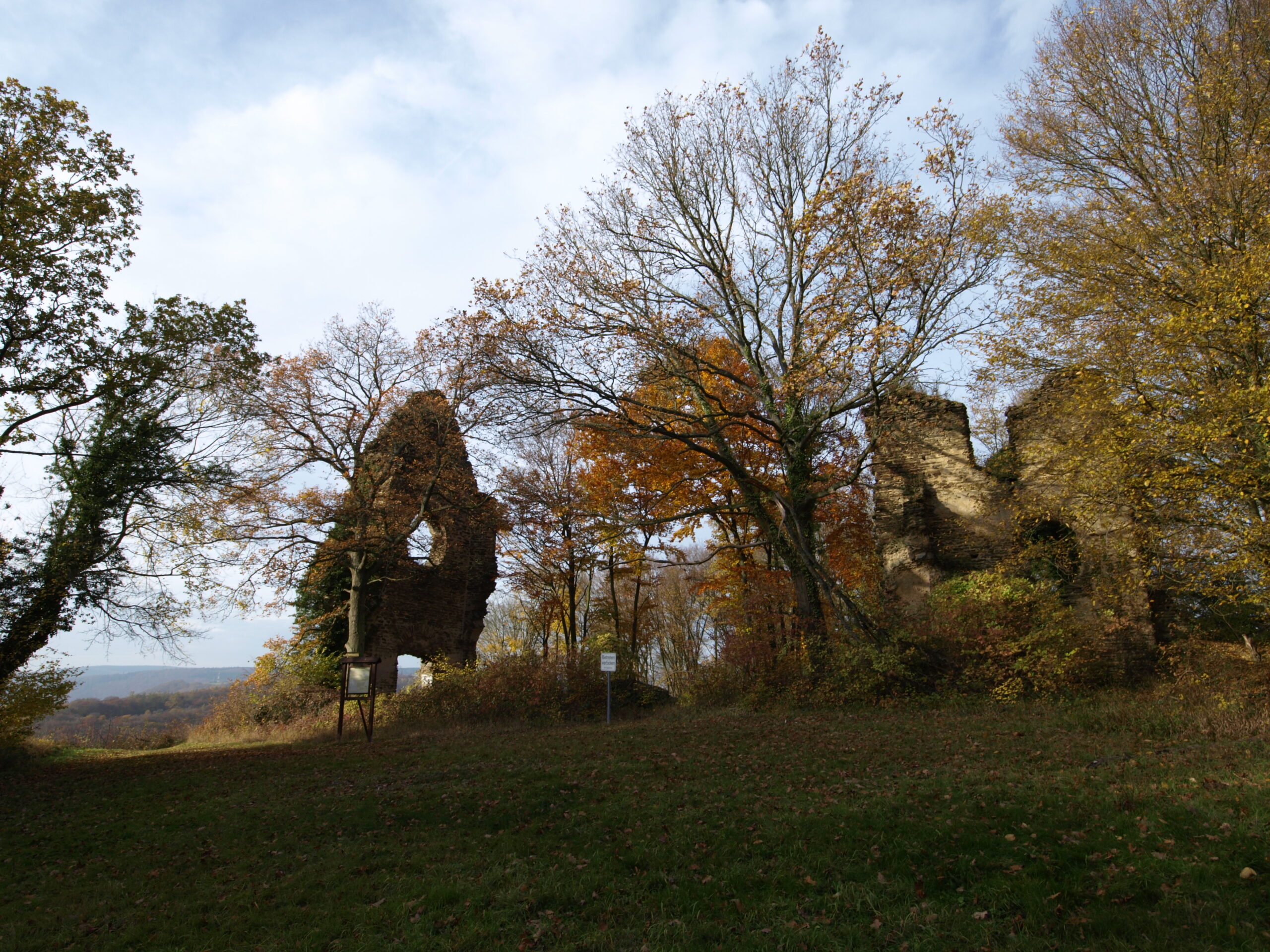 PB023562-1-scaled Klosterweg Bremberg: Entschleunigen zwischen Wald, Weite und Klöstern