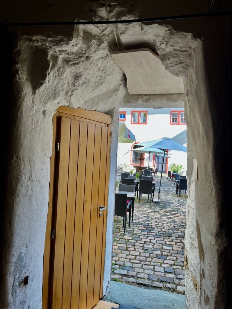 Schloss-Phillipsburg-Braubach-2025-20-768x1024 Schloss Philippsburg in Braubach – Renaissancejuwel mit historischem Garten und kulinarischem Genuss