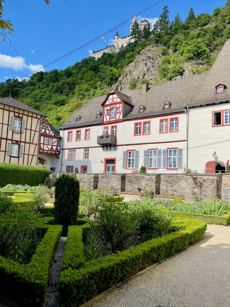 Schloss-Phillipsburg-Braubach-2025-5-768x1024 Schloss Philippsburg in Braubach – Renaissancejuwel mit historischem Garten und kulinarischem Genuss