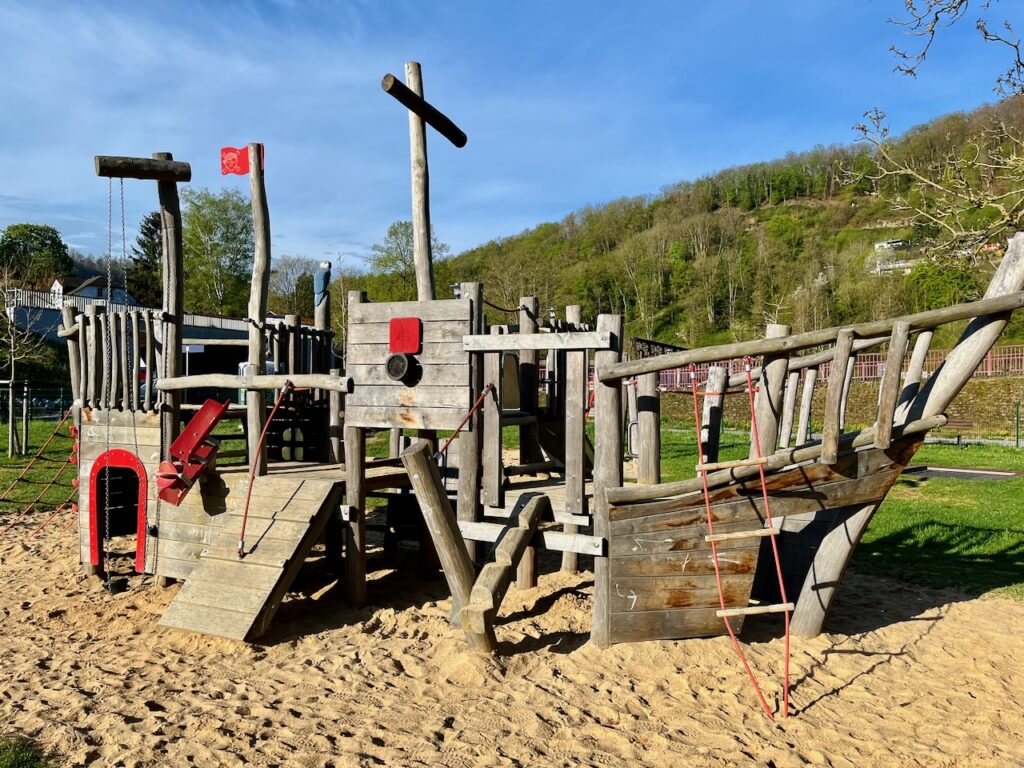 Spielplatz-in-Obernhof-an-der-Lahn-2025-11-1024x768 Freizeitgelände & Kinderspielplatz in Obernhof