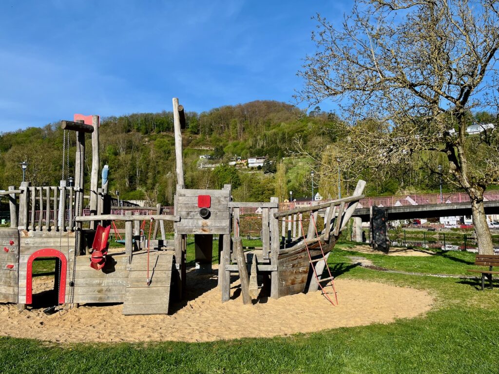 Spielplatz-in-Obernhof-an-der-Lahn-2025-12-1024x768 Freizeitgelände & Kinderspielplatz in Obernhof