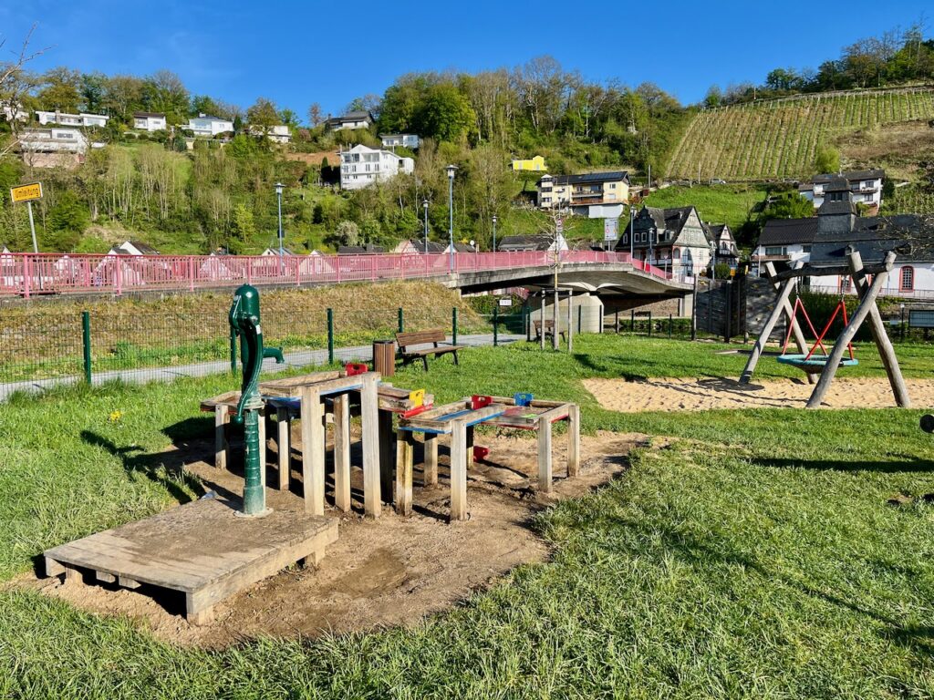 Spielplatz-in-Obernhof-an-der-Lahn-2025-3-1024x768 Freizeitgelände & Kinderspielplatz in Obernhof