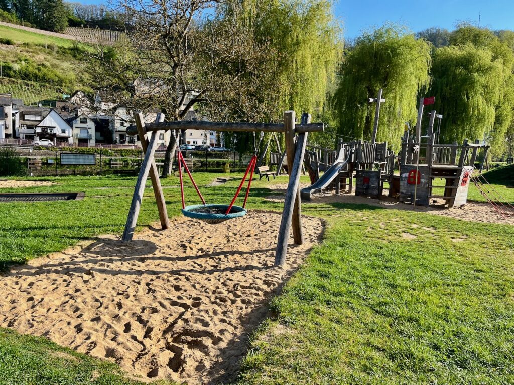 Spielplatz-in-Obernhof-an-der-Lahn-2025-7-1024x768 Freizeitgelände & Kinderspielplatz in Obernhof