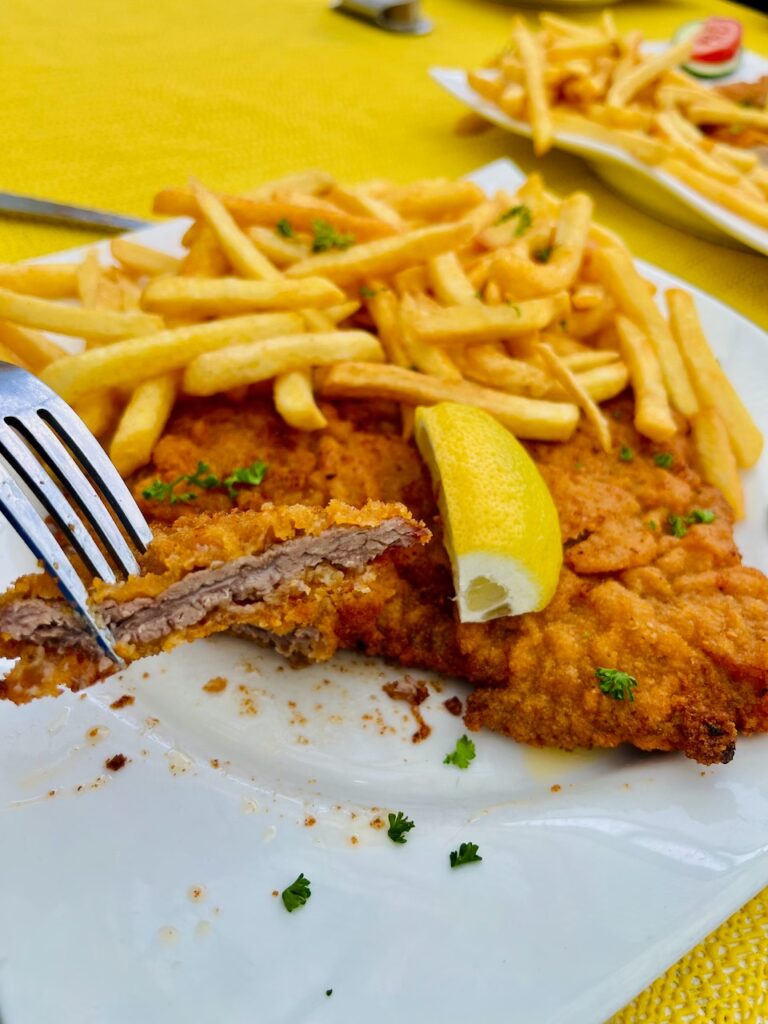 510507143_4284497505166065_462186519359759431_n-768x1024 Klasse Schnitzel, Rumpsteaks und ein frisch Gezapftes - in Laurenburg an der Lahn!
