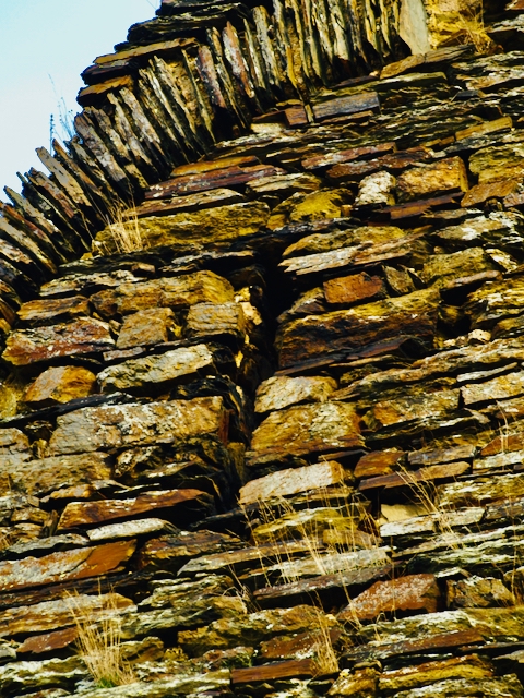 Brunnenburg-Bremberg-Klosterruine-Brunnenburg-Bremberg-10 Die Klosterruine Brunnenburg bei Bremberg – Ein Ort lebendiger Geschichte 