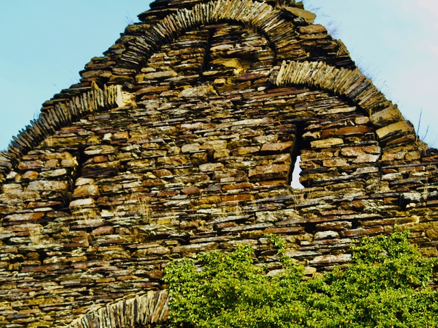 Brunnenburg-Bremberg-Klosterruine-Brunnenburg-Bremberg-16 Die Klosterruine Brunnenburg bei Bremberg – Ein Ort lebendiger Geschichte 