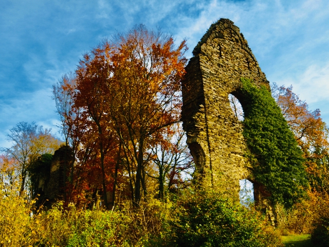 Brunnenburg-Bremberg-Klosterruine-Brunnenburg-Bremberg-25 Die Klosterruine Brunnenburg bei Bremberg – Ein Ort lebendiger Geschichte 