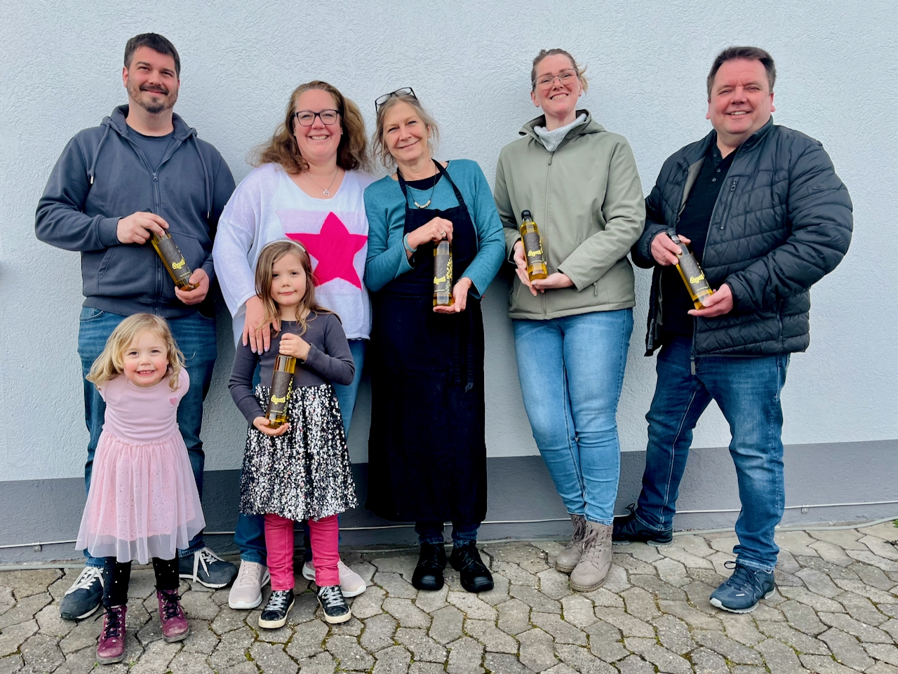 Brunnenhof-Grebenroth-2026-63 Flüssiges Gold von Familienbetrieb aus der Region findet in gemeinsamer Aktion seinen Weg!
