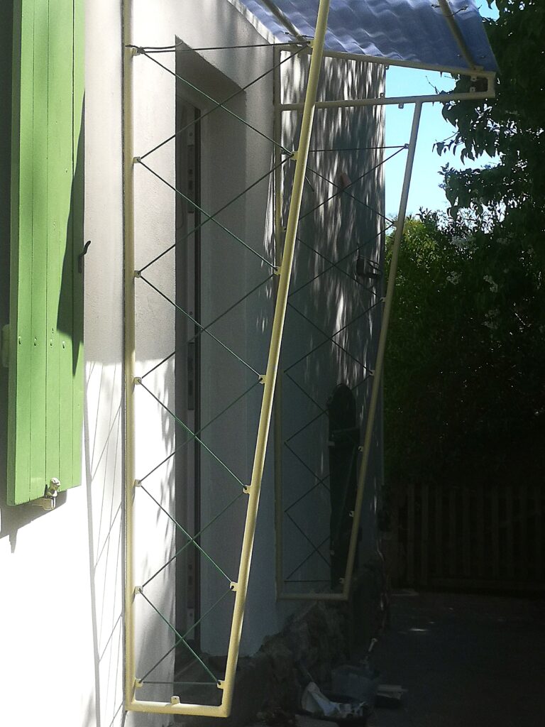 Eingangsrahmen-768x1024 „Ich habe fünf Jahre jeden Tag auf dieses Haus geguckt. Dann hab ich’s gekauft.“