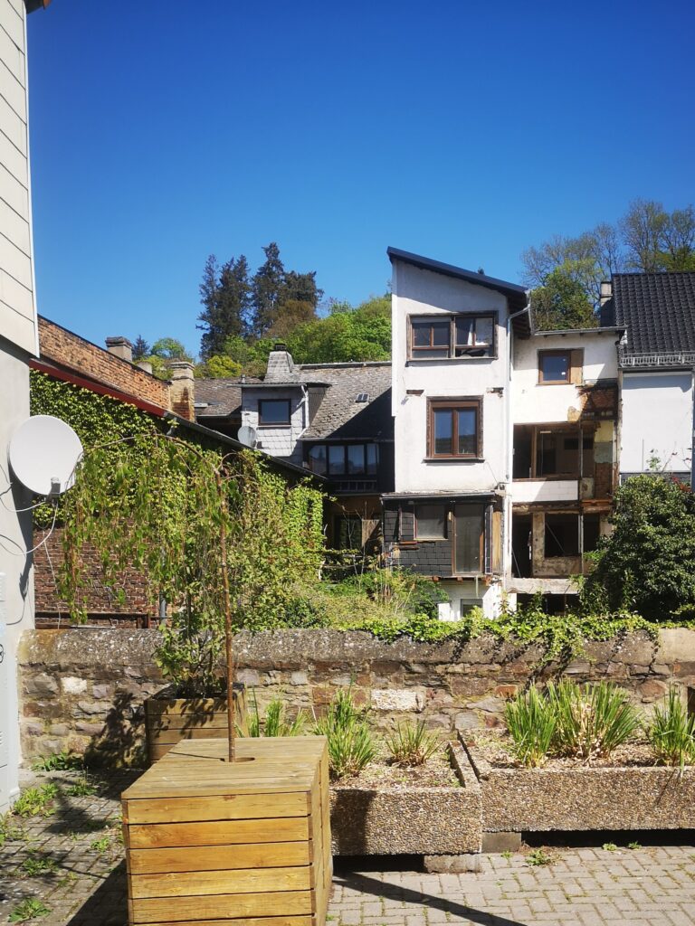 In-der-Nachbarschaft-768x1024 „Ich habe fünf Jahre jeden Tag auf dieses Haus geguckt. Dann hab ich’s gekauft.“