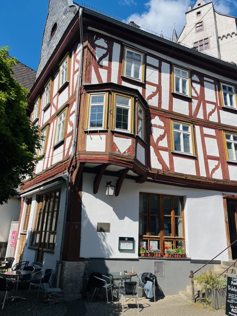 Cafe-Raths-Diez-2026-21-768x1024 Das "neue" Café Raths in Diez - verbindet kölsches Flair mit weltoffener & lokal verwurzelter Bodenständigkeit