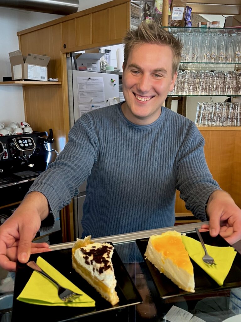 Cafe-Raths-Diez-2026-7-768x1024 Das "neue" Café Raths in Diez - verbindet kölsches Flair mit weltoffener & lokal verwurzelter Bodenständigkeit