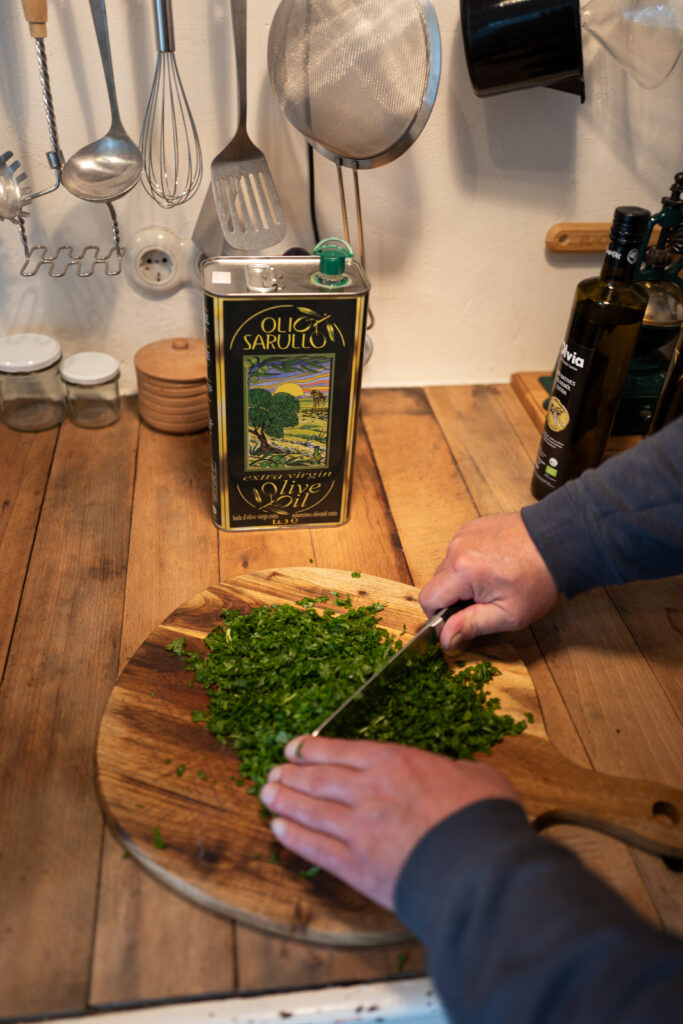 L1190339-683x1024 Rucola-Pesto: Vom Garten direkt in die Schüssel