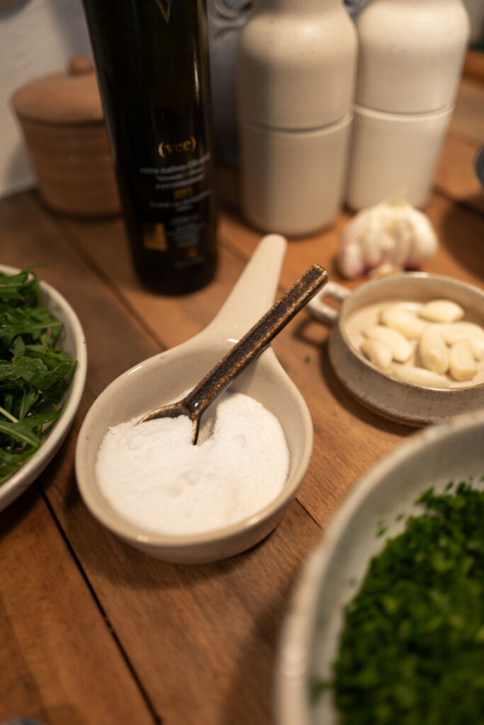 L1190348-683x1024 Rucola-Pesto: Vom Garten direkt in die Schüssel