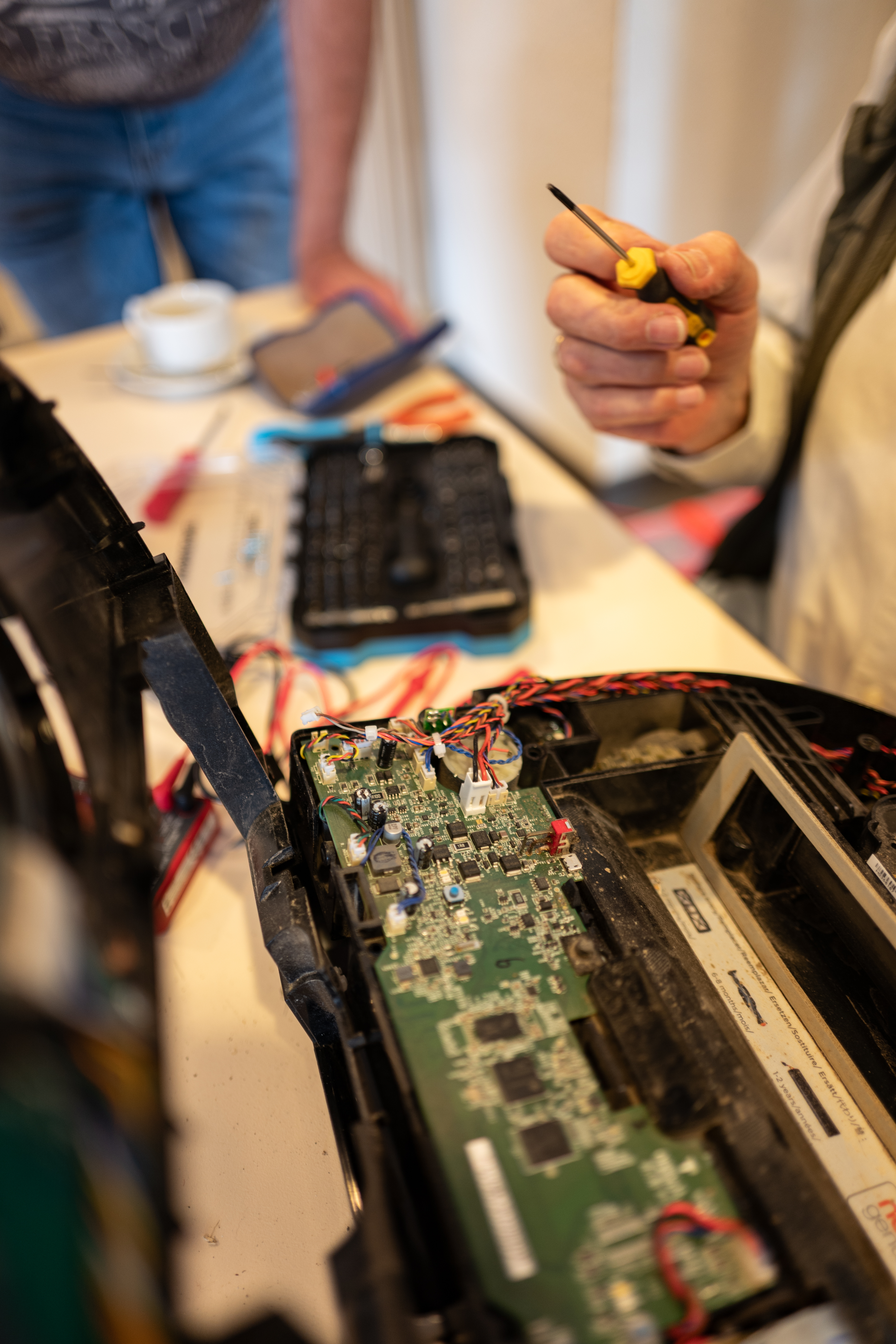 L1190465-1 Reparieren statt wegwerfen - Das Repair-Café in Hahnstätten