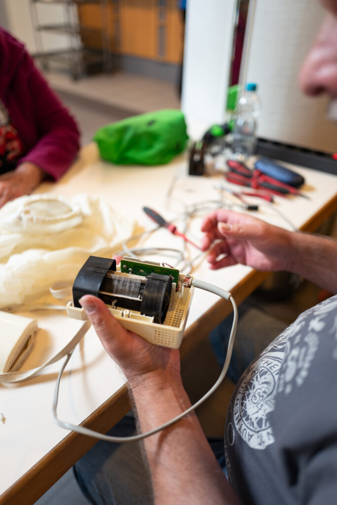 L1190497-683x1024 Reparieren statt wegwerfen - Das Repair-Café in Hahnstätten