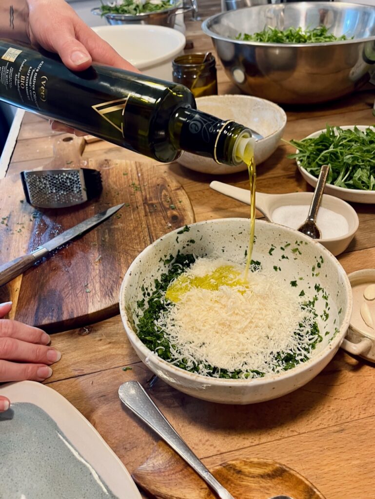 Rucolapesto-mit-Annemarie-Imgrund-2026-34-769x1024 Rucola aus dem eigenen Garten wird zu(r) Pesto - Küchensession mit Annemarie Imgrund