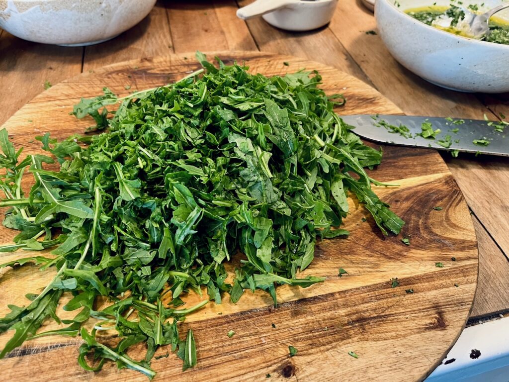 Rucolapesto-mit-Annemarie-Imgrund-2026-42-1024x768 Rucola aus dem eigenen Garten wird zu(r) Pesto - Küchensession mit Annemarie Imgrund
