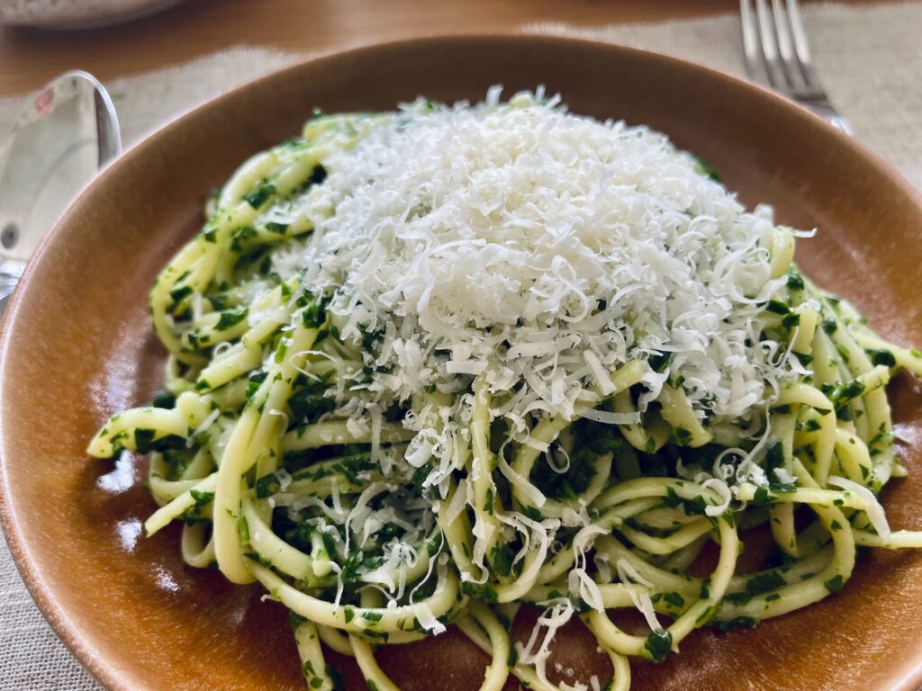 Rucolapesto-mit-Annemarie-Imgrund-2026-48-1024x768 Rucola aus dem eigenen Garten wird zu(r) Pesto - Küchensession mit Annemarie Imgrund