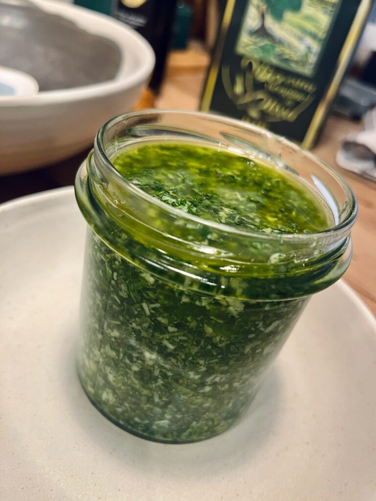 Rucolapesto-mit-Annemarie-Imgrund-2026-50-768x1024 Rucola aus dem eigenen Garten wird zu(r) Pesto - Küchensession mit Annemarie Imgrund
