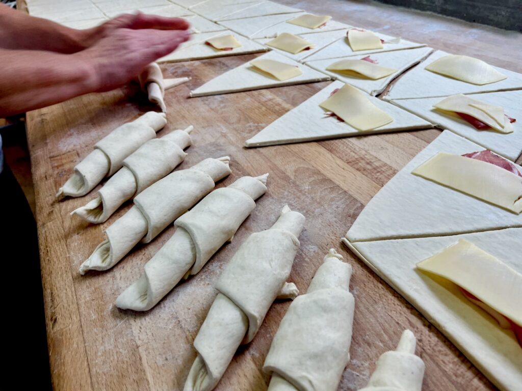 Sonja-Bender-Baeckerei-Christian-19.-Mai-2026-15-1024x768 Echtes Handwerk - Sonja Bender rockt die Schinken-Käse-Croissants