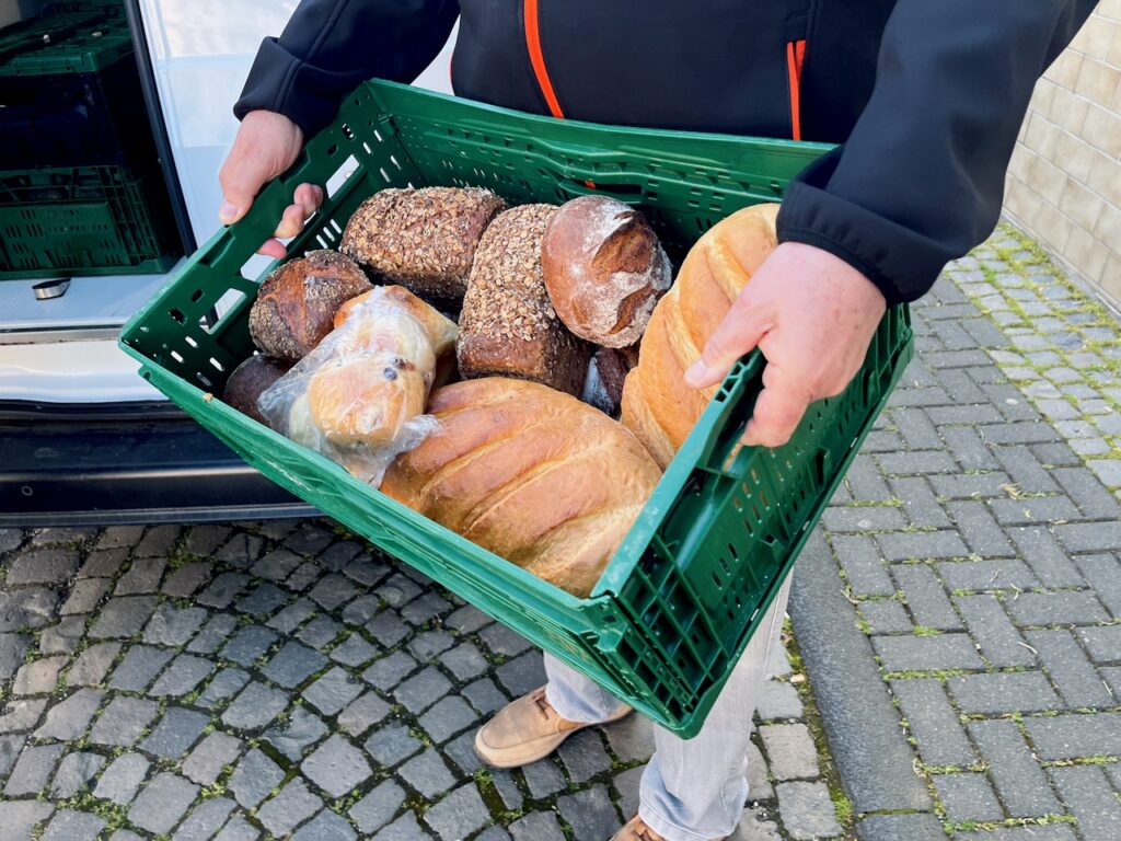 Tafel-Nastaetten-Baeckerei-Christian-Mai-2026-6-1024x768 Bäckerei Christian in Miehlen gibt gute Brote & Backwaren an die Tafel in Nastätten