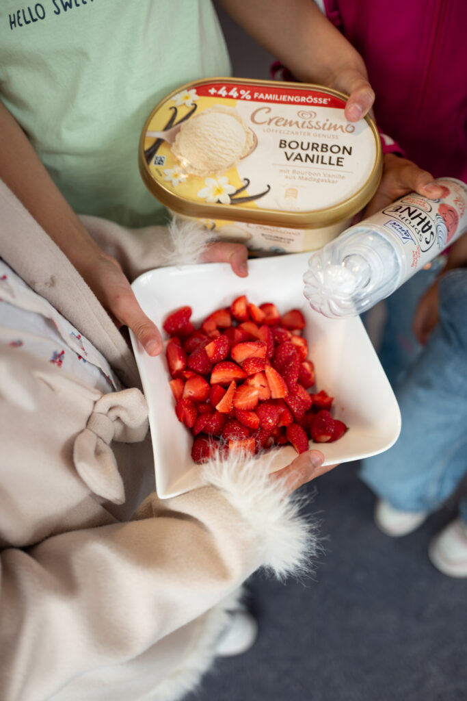 L1190535-1-683x1024 Erdbeeren, Eis und ganz viel Herzblut – Ein Nachmittag im Jugendtreff Nassau