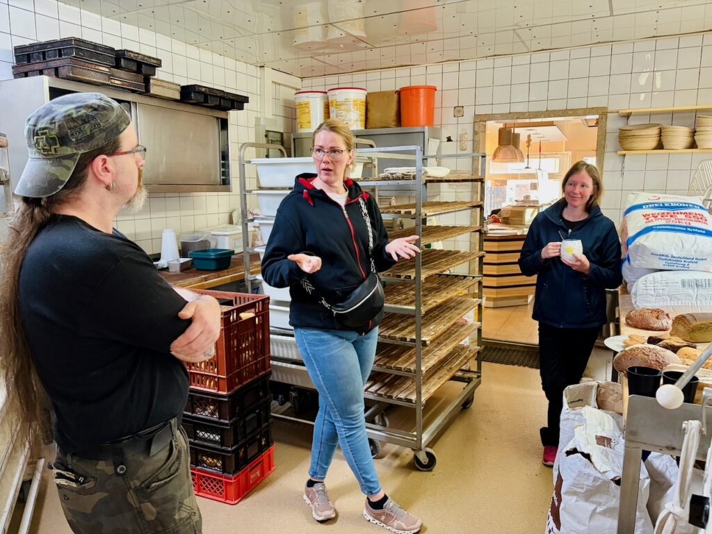 Marina-Schuster-Baeckerei-Christian-Miehlen-Juni-2026-1-1024x768 Kooperation vereinbart! Marina Schuster zu Besuch in der Backstube bei der Bäckerei Christian in der Haargasse 13 in Miehlen