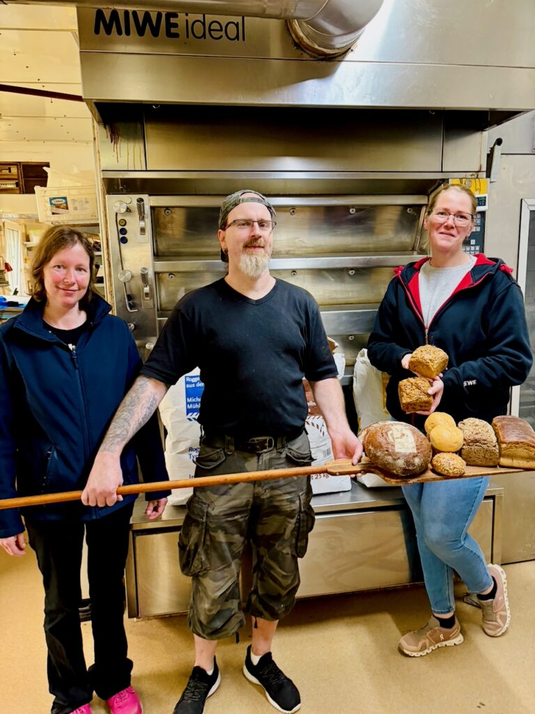 Marina-Schuster-Baeckerei-Christian-Miehlen-Juni-2026-6-768x1024 Kooperation vereinbart! Marina Schuster zu Besuch in der Backstube bei der Bäckerei Christian in der Haargasse 13 in Miehlen