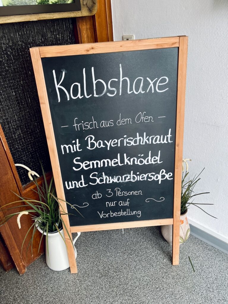 Mittagstisch-Gasthaus-zum-Aartal-Juni-2026-1-768x1024 Mittagstisch im Gasthaus zum Aartal - Familie Ebel liefert voll ab!