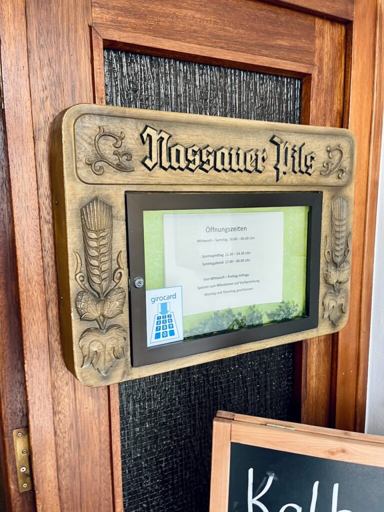 Mittagstisch-Gasthaus-zum-Aartal-Juni-2026-2-768x1024 Mittagstisch im Gasthaus zum Aartal - Familie Ebel liefert voll ab!