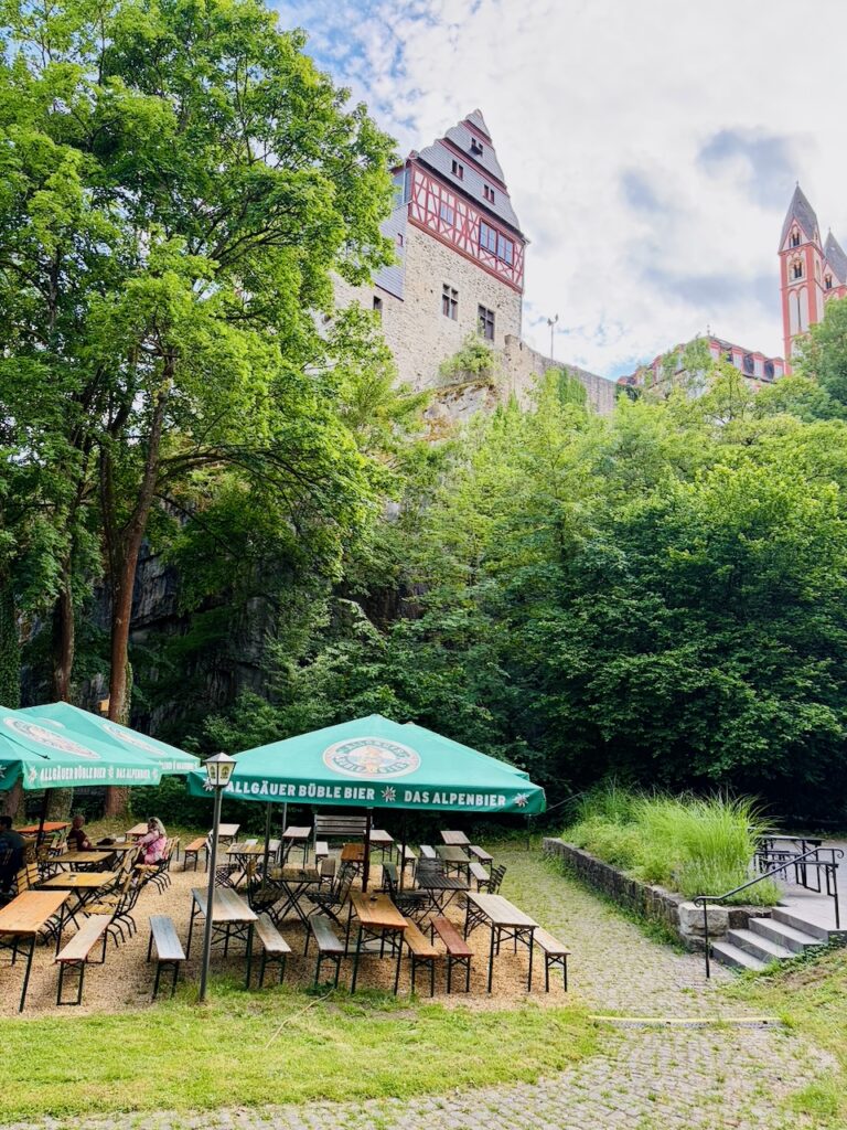 Obermuehle-in-Limburg-a.-d.-L.-Juni-2026-36-768x1024 Die Obermühle in Limburg ist ein kleines gastronomisches Juwel und bietet beste Rumpsteaks, Schnitzel & eine tolle Atmosphäre