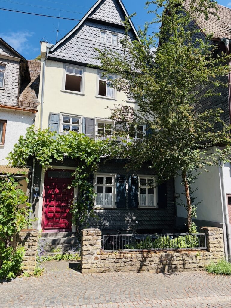 Schiffchen-St.-Goarshausen-Juni-2026-49-768x1024 Die Altstadt von St. Goarshausen - wie aus einem Ausflug ein schönes Erlebnis wird, das lange in Erinnerung bleibt.
