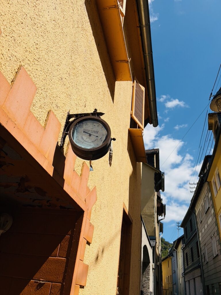 Schiffchen-St.-Goarshausen-Juni-2026-64-768x1024 Die Altstadt von St. Goarshausen - wie aus einem Ausflug ein schönes Erlebnis wird, das lange in Erinnerung bleibt.