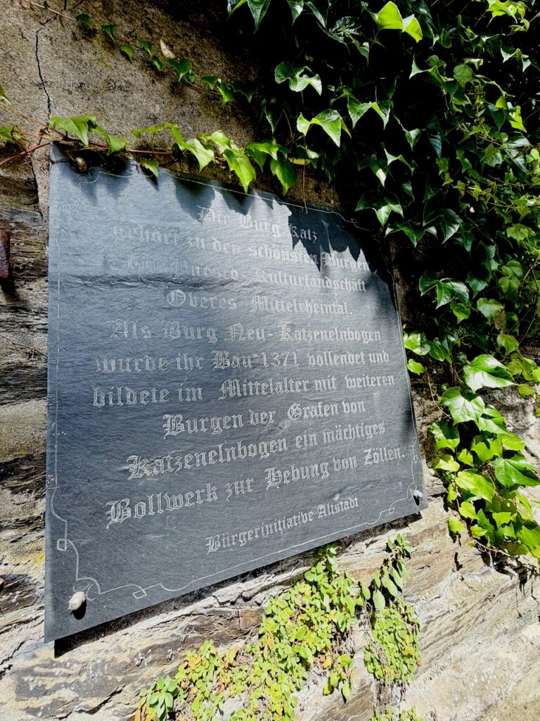Schiffchen-St.-Goarshausen-Juni-2026-74-768x1024 Die Altstadt von St. Goarshausen - wie aus einem Ausflug ein schönes Erlebnis wird, das lange in Erinnerung bleibt.