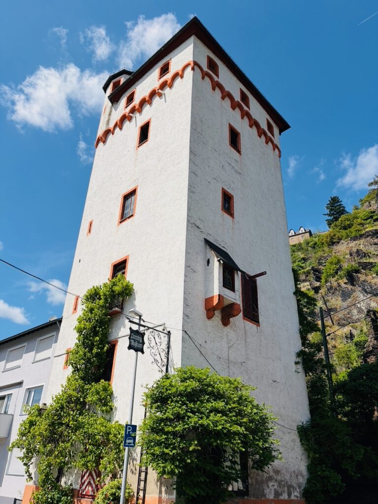 Schiffchen-St.-Goarshausen-Juni-2026-76-768x1024 Die Altstadt von St. Goarshausen - wie aus einem Ausflug ein schönes Erlebnis wird, das lange in Erinnerung bleibt.