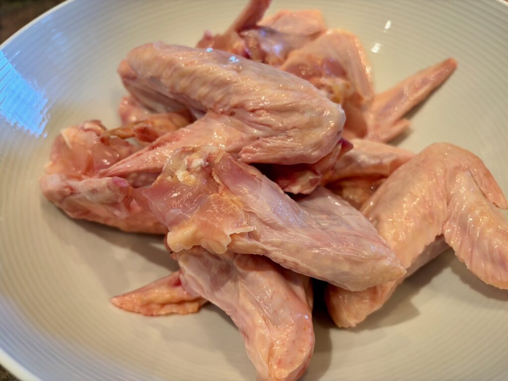 Chicken-Wings-von-Gig-Steinborn-2026-12-1024x768 Regionale Chicken Wings aus Schweighausen von Gig Steinborn zu Thai-Finger-Food veredelt