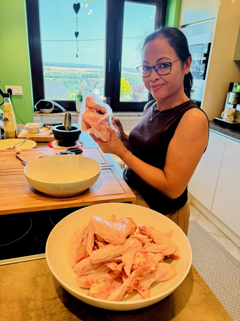 Chicken-Wings-von-Gig-Steinborn-2026-13-768x1024 Regionale Chicken Wings aus Schweighausen von Gig Steinborn zu Thai-Finger-Food veredelt