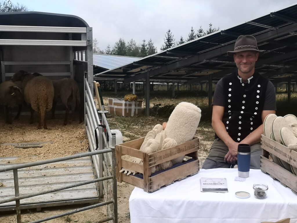 IMG_20260822_121350-1024x768 PV-Anlage in Winden - Meine Frau hat die richtige Idee gehabt, gesteht Ortsbürgermeister Gebhard Linscheid beim Tag der Offenen Tür .