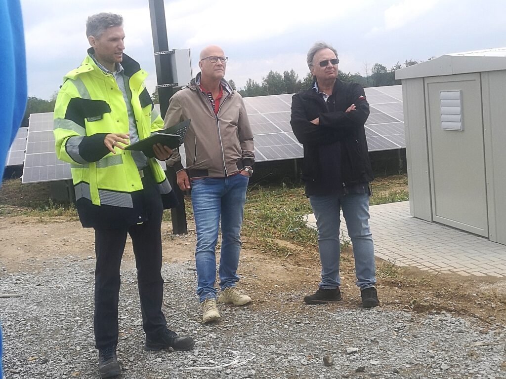 IMG_20260822_155858_edit_28936953870063-1024x768 PV-Anlage in Winden - Meine Frau hat die richtige Idee gehabt, gesteht Ortsbürgermeister Gebhard Linscheid beim Tag der Offenen Tür .