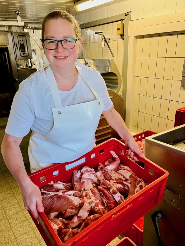 Metzgerei-Reh-Martin-Lange-2026-29-768x1024 Dorfmetzgerei Reh in Altendiez – dort, wo Wurst & Fleisch noch nach Handwerk und Heimat schmecken