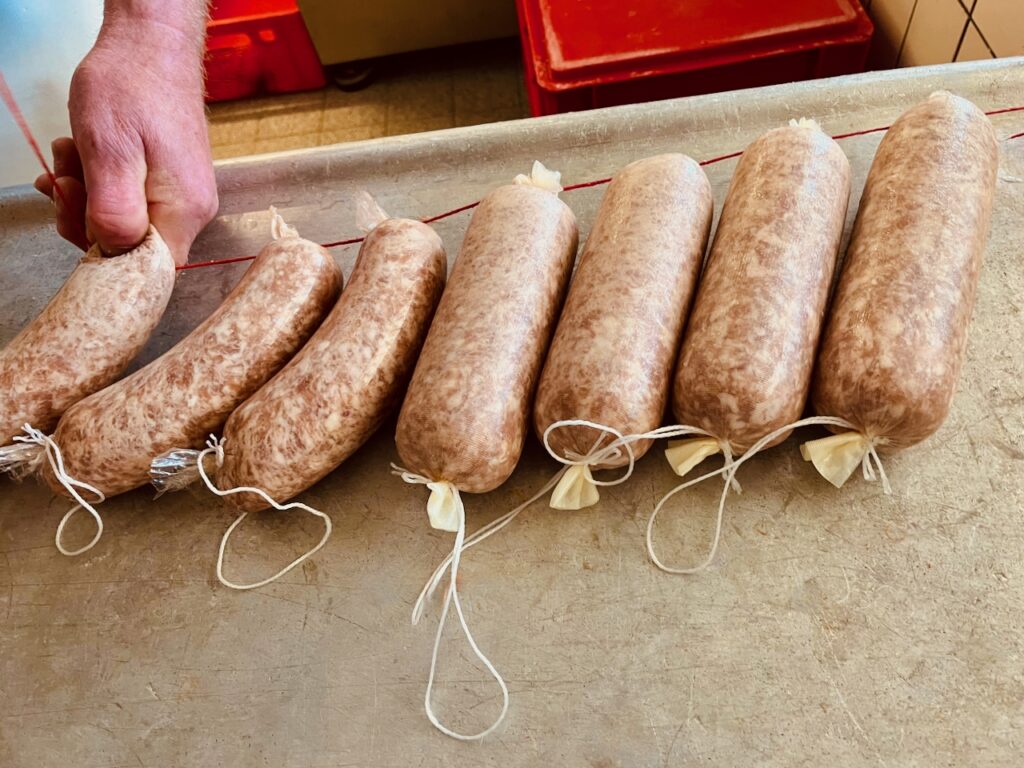 Metzgerei-Reh-Martin-Lange-2026-44-1024x768 Dorfmetzgerei Reh in Altendiez – dort, wo Wurst & Fleisch noch nach Handwerk und Heimat schmecken