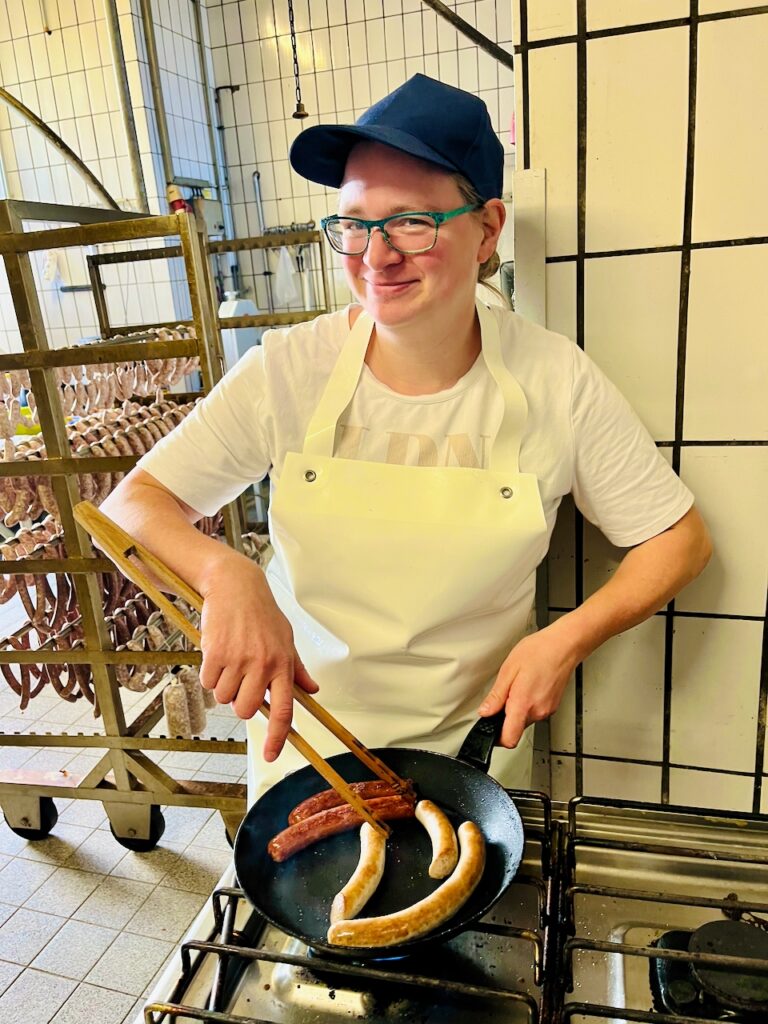 Metzgerei-Reh-Martin-Lange-2026-52-768x1024 Dorfmetzgerei Reh in Altendiez – dort, wo Wurst & Fleisch noch nach Handwerk und Heimat schmecken
