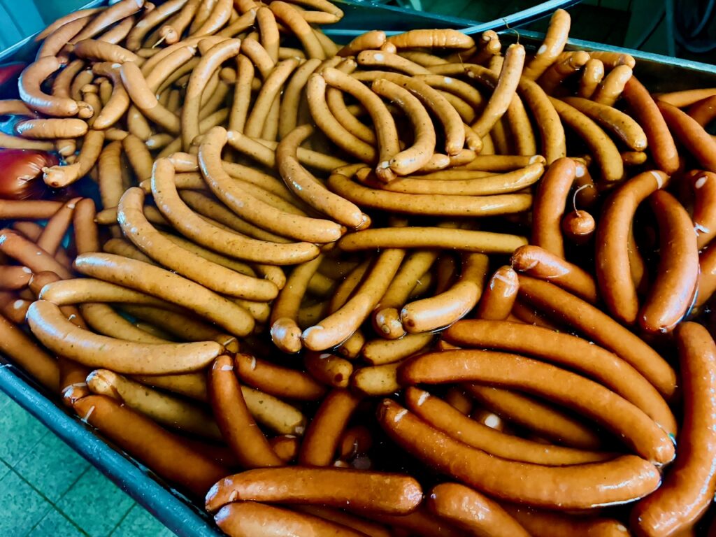 Metzgerei-Reh-Martin-Lange-2026-7-1-1024x768 Dorfmetzgerei Reh in Altendiez – dort, wo Wurst & Fleisch noch nach Handwerk und Heimat schmecken