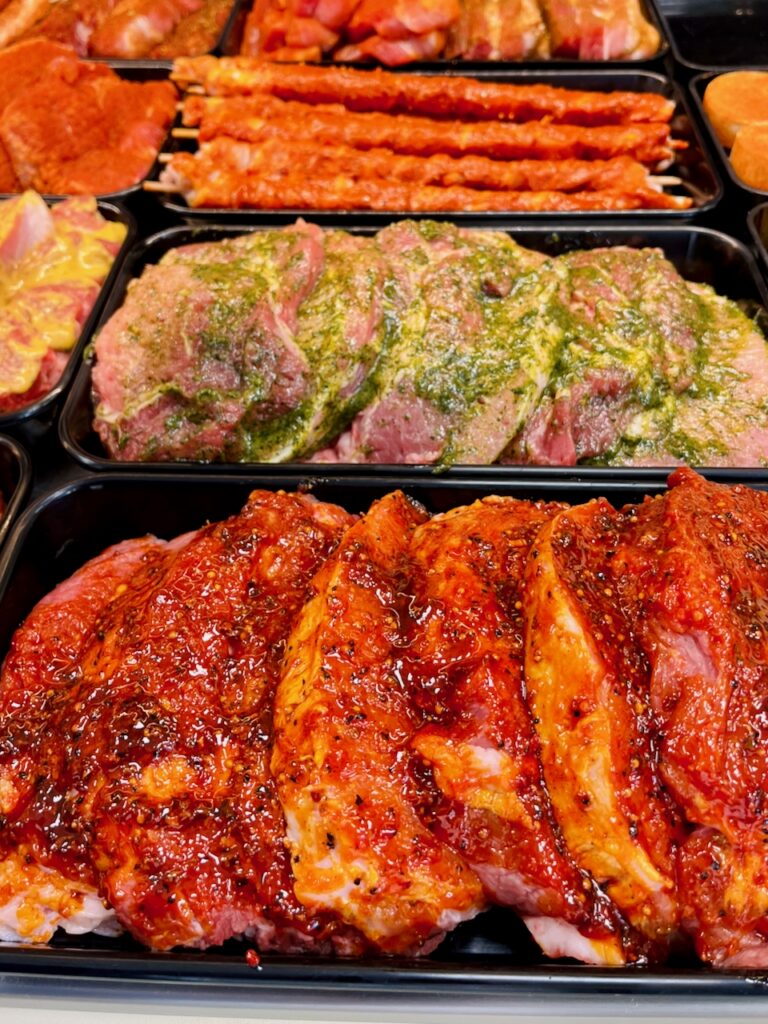 Metzgerei-Reh-Martin-Lange-2026-91-768x1024 Dorfmetzgerei Reh in Altendiez – dort, wo Wurst & Fleisch noch nach Handwerk und Heimat schmecken