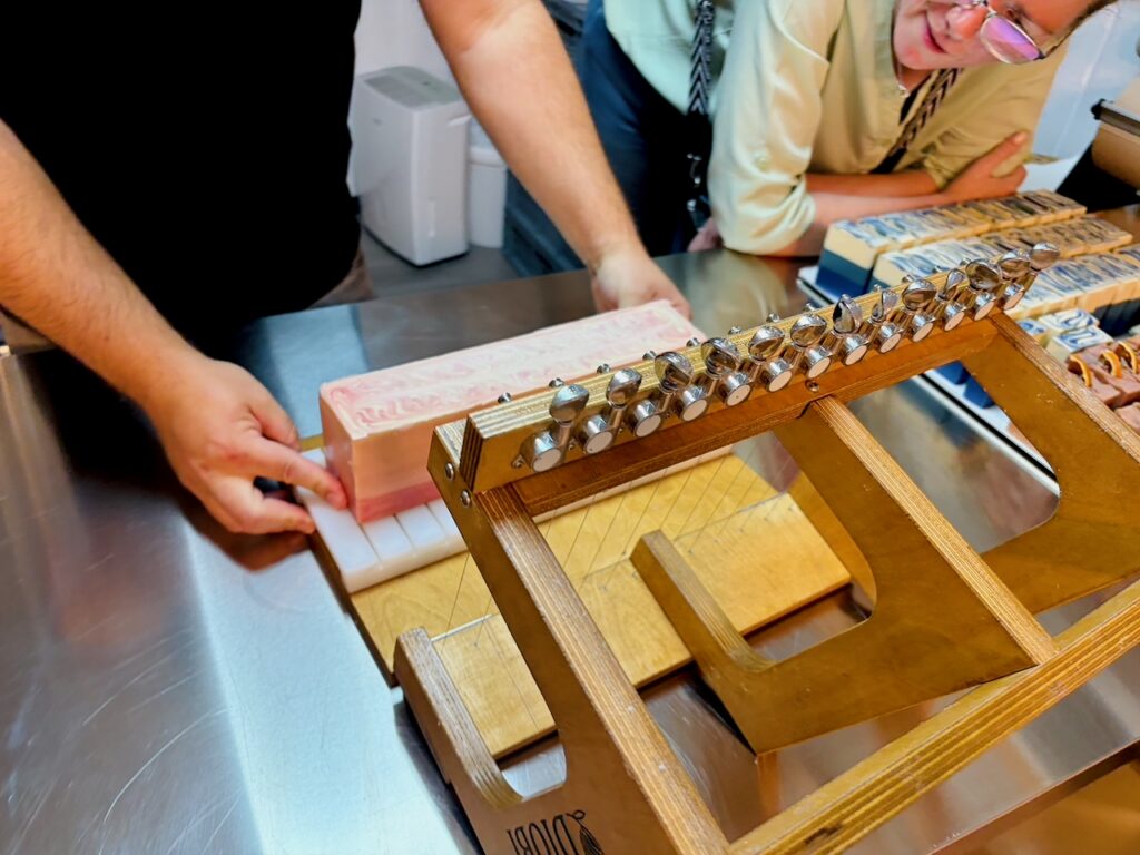 DIOBI-Seifenmanufaktur-Marina-Schuster-2026-52-1024x768 Zwischen Handwerk und Kreativität: Marina Schuster besucht die Seifenmanufaktur diobi.de