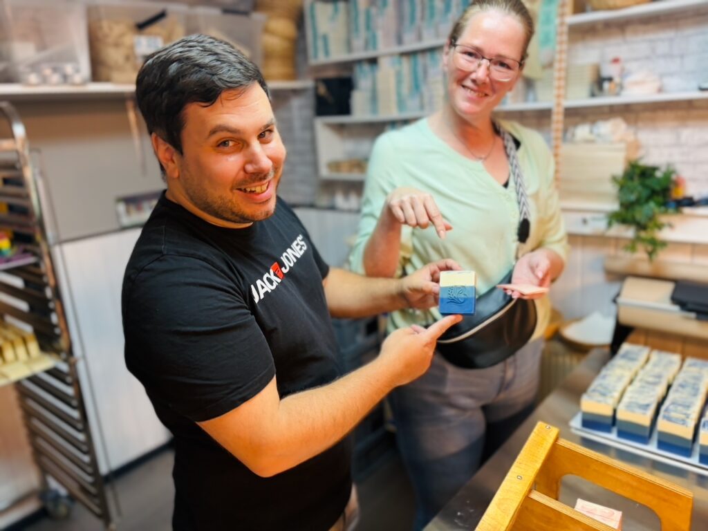 DIOBI-Seifenmanufaktur-Marina-Schuster-2026-55-1024x768 Zwischen Handwerk und Kreativität: Marina Schuster besucht die Seifenmanufaktur diobi.de
