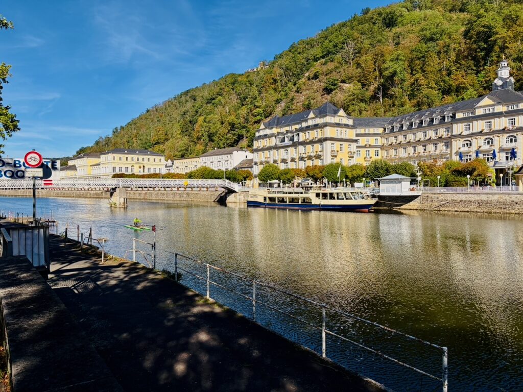 Erich-Ansel-Katamaran-Bad-Ems-auf-der-Lahn-2026-2-1024x768 Erich Ansel aus Bad Ems ist mit seinem selbstgebauten Katamaran der Speedy Gonzales auf der Lahn