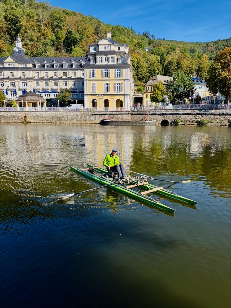 Erich-Ansel-Katamaran-Bad-Ems-auf-der-Lahn-2026-4-768x1024 Erich Ansel aus Bad Ems ist mit seinem selbstgebauten Katamaran der Speedy Gonzales auf der Lahn